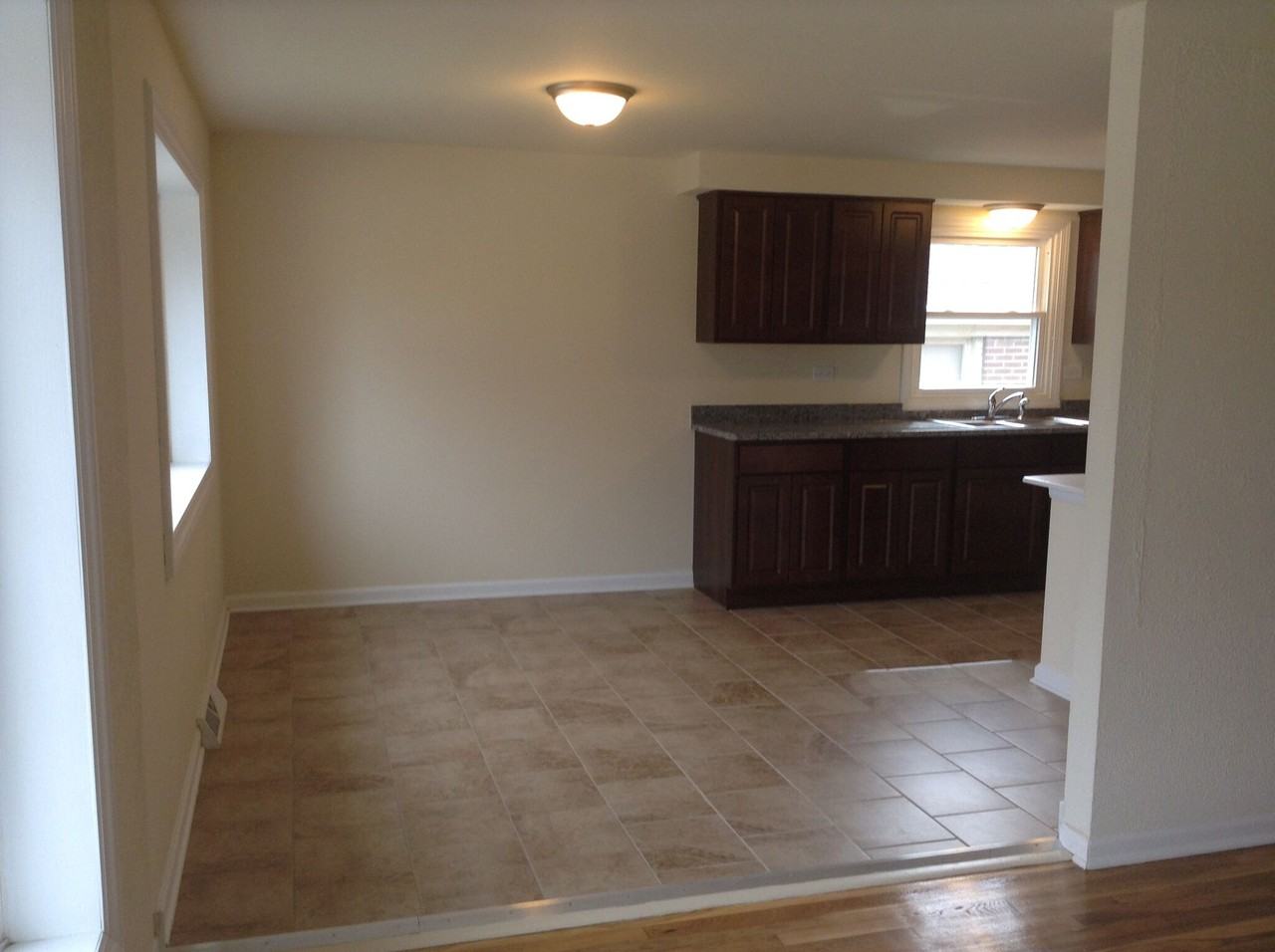 12748 S Muskegon Ave - Photo 3 of 13