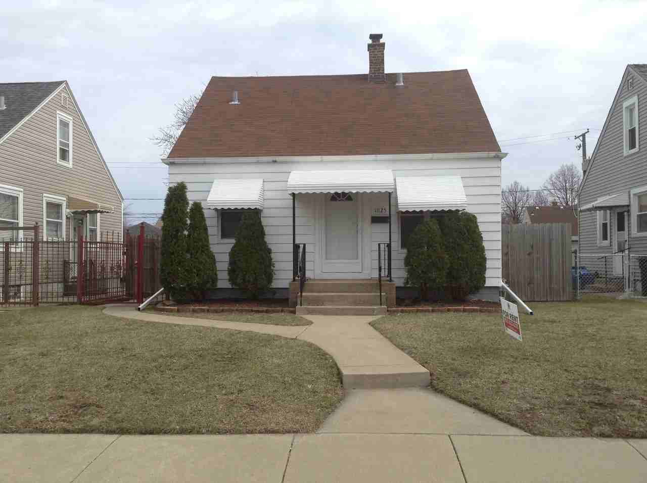 11125 S Avenue O - Photo 2 of 14