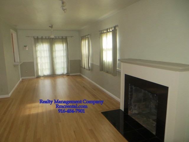 5731 Shepard Ave - Photo 3 of 18