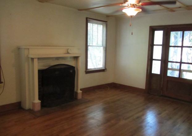 512 Equality Ave - Photo 2 of 8