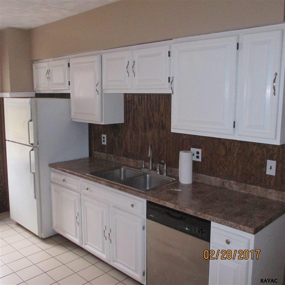 194 W Main St - Photo 3 of 13