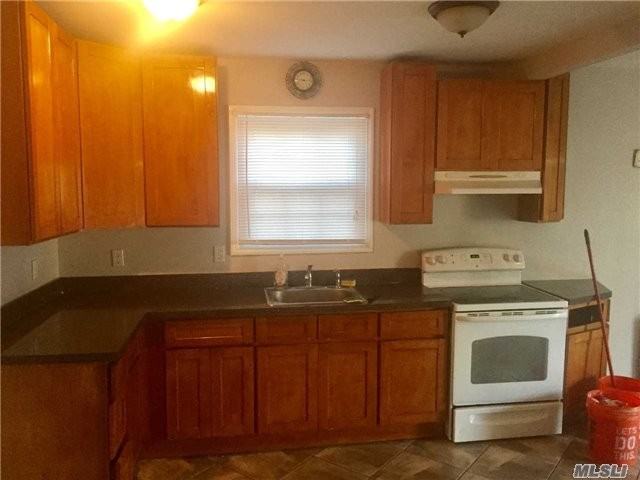 172 Longfellow Dr - Photo 3 of 10