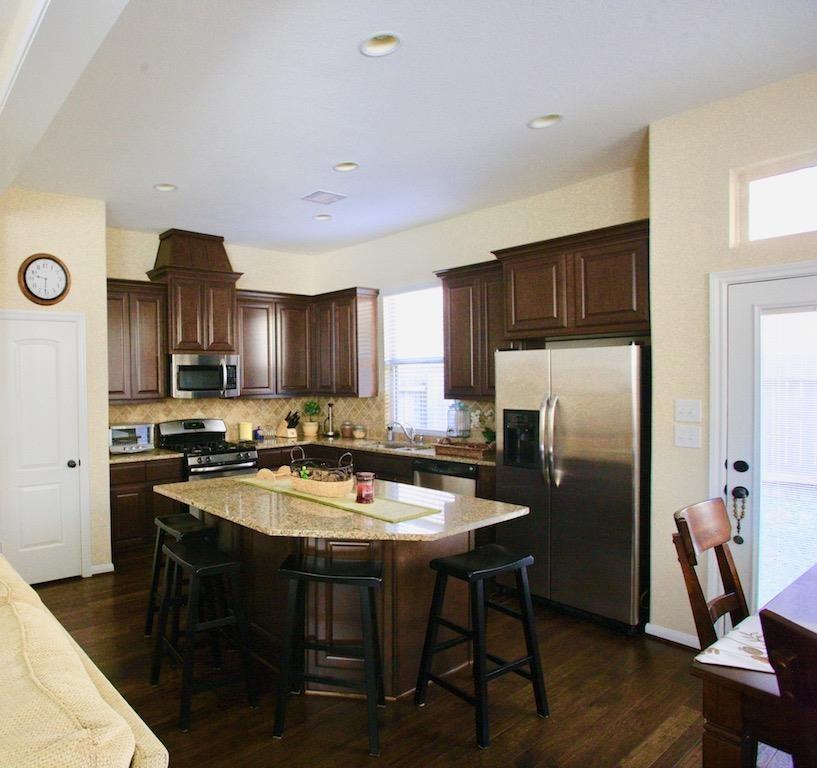 7 Cheswood Manor Drive - Photo 3 of 15