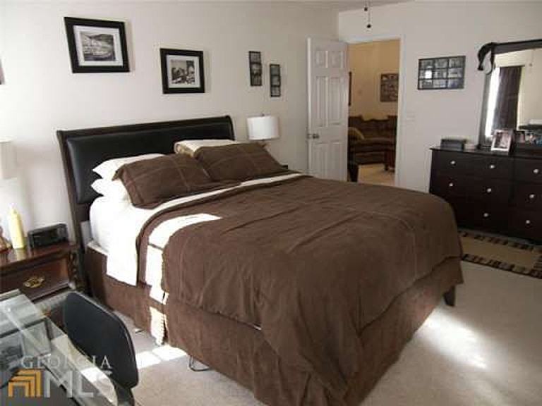 211 Wood Springs Ct - Photo 3 of 8