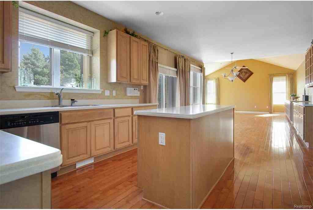 4585 Chatford Ct - Photo 3 of 32