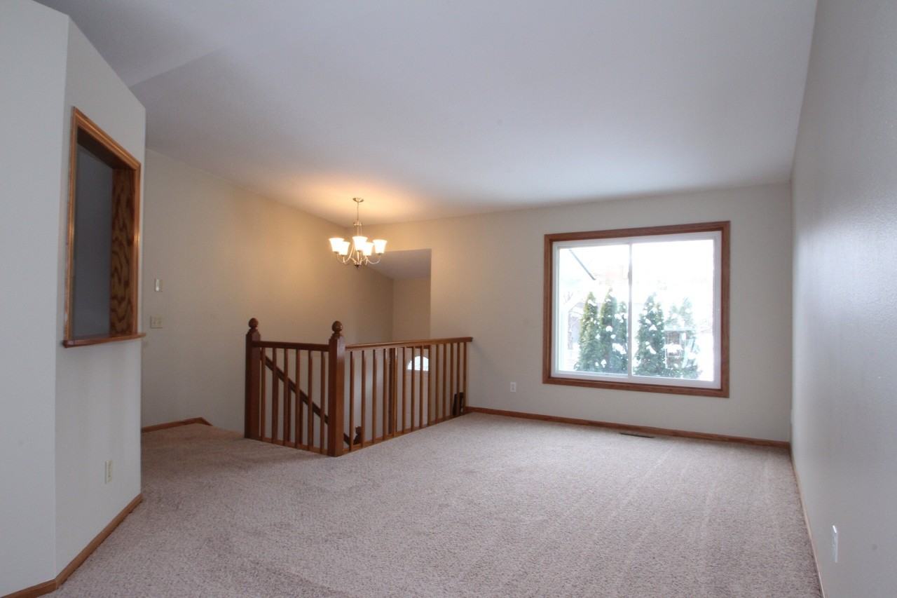 14601 Westcliffe Dr - Photo 2 of 11