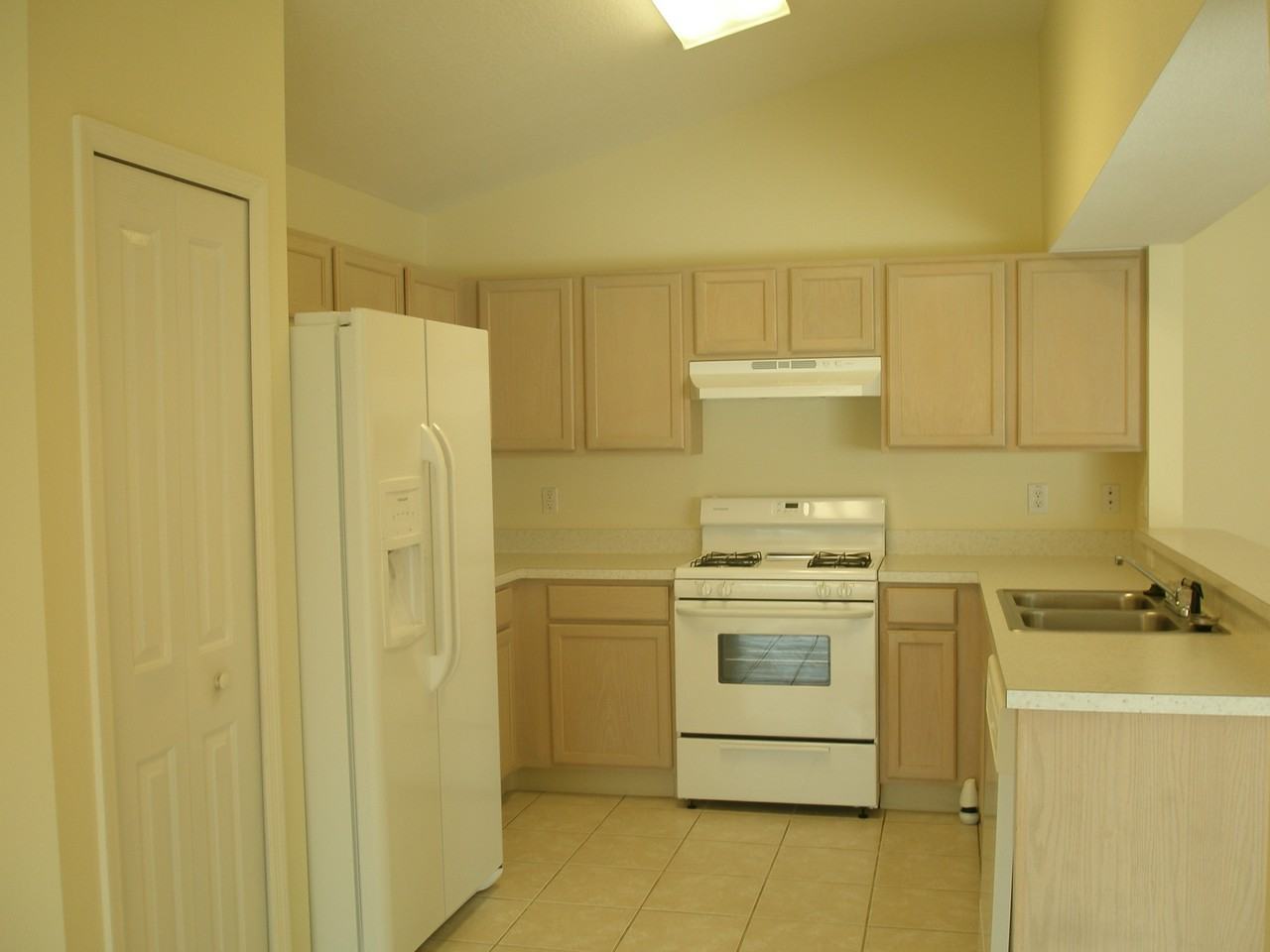 24424 Summer Nights Ct - Photo 3 of 7