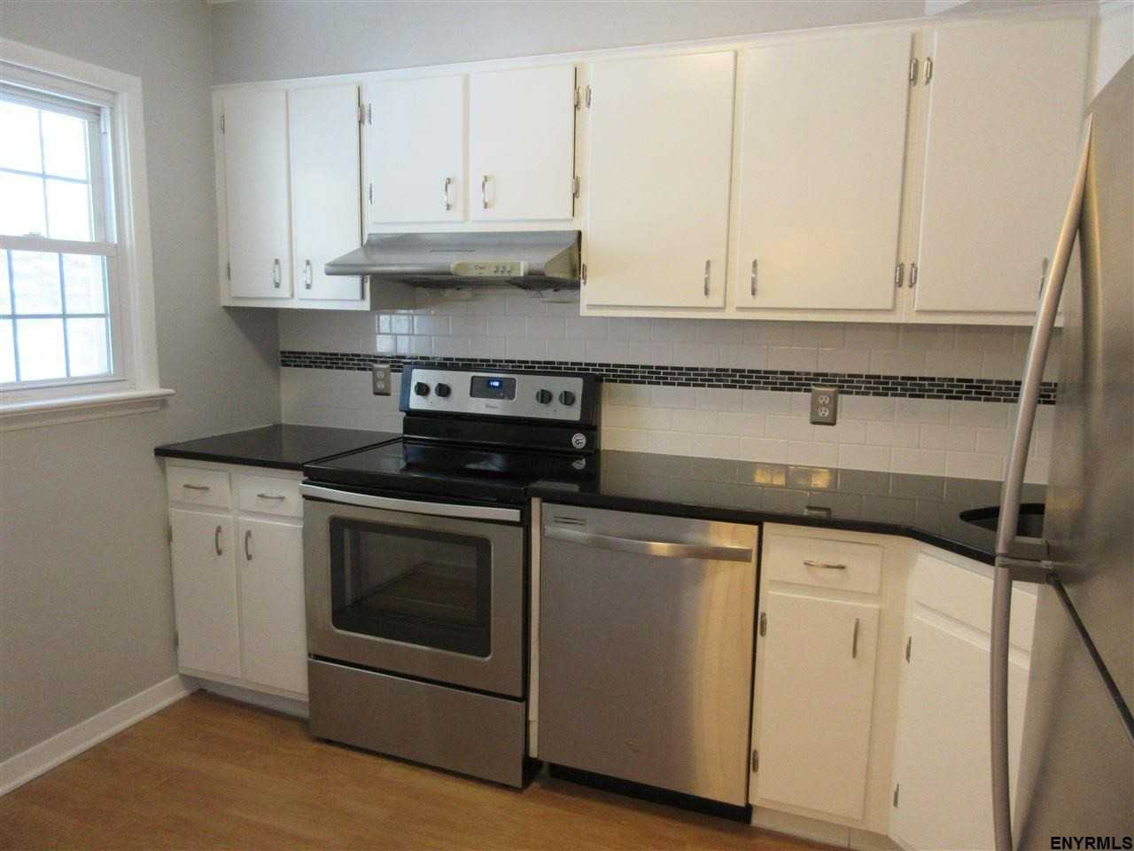 12 Regina Ct - Photo 2 of 10