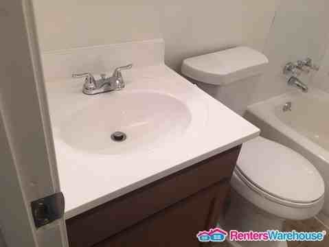 9750 Lorna Ln - Photo 3 of 10