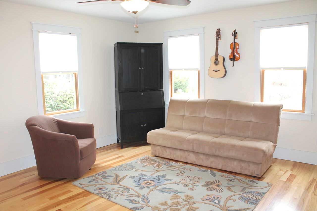 22 Buckman St - Photo 3 of 17
