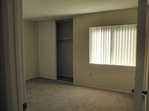 115 South Midway Drive - Photo 3 of 9