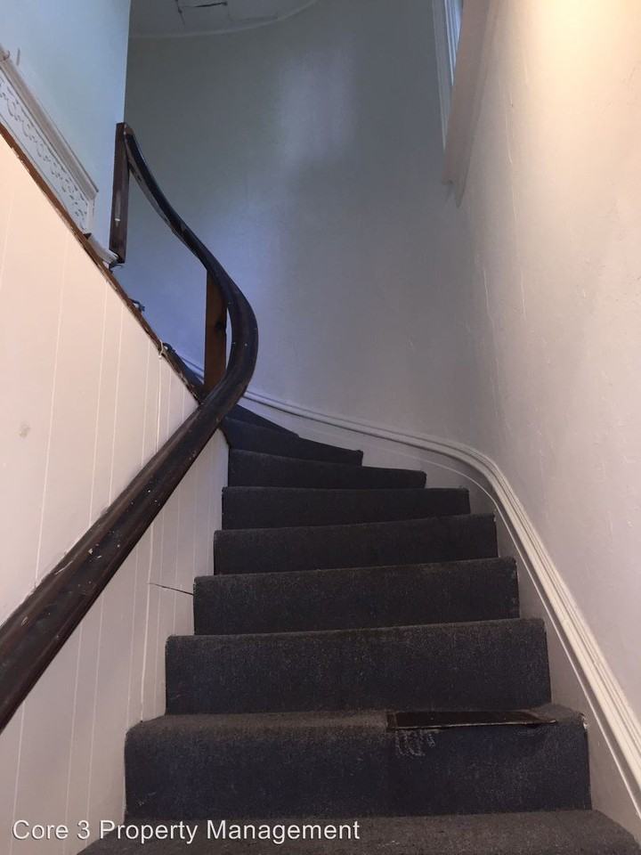 611 W Monroe St #2 - Photo 2 of 7