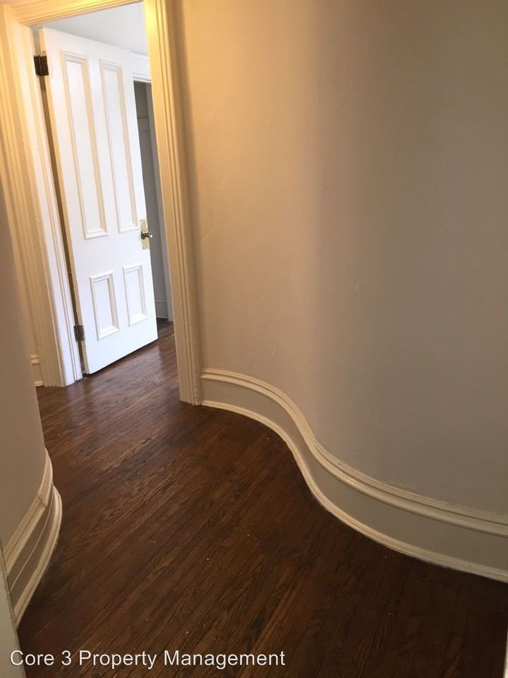 611 W Monroe St #2 - Photo 3 of 7