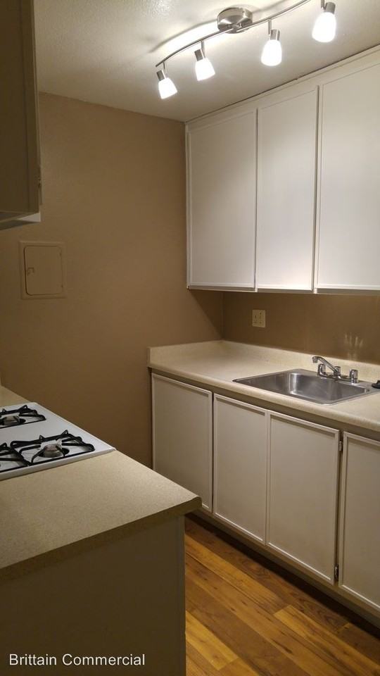 1708 X St - Photo 2 of 11