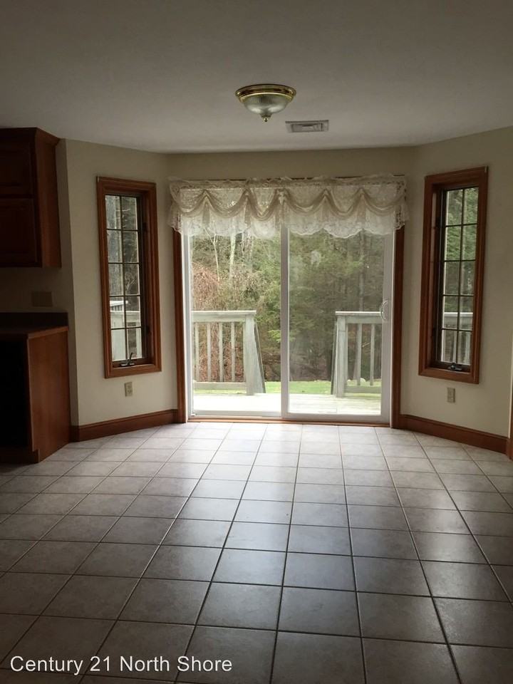 98-2 Rosewood Cir - Photo 3 of 17