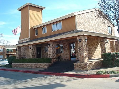 145 East Pioneer Parkway - Photo 3 of 27