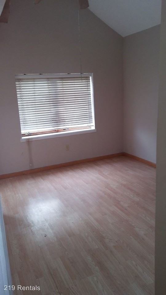 4010 McCook Ave - Photo 2 of 3