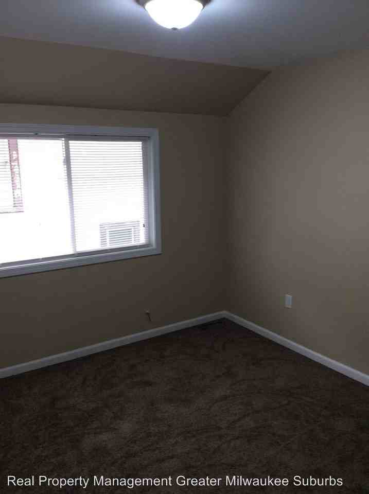 2427 N 20th St - Photo 3 of 13