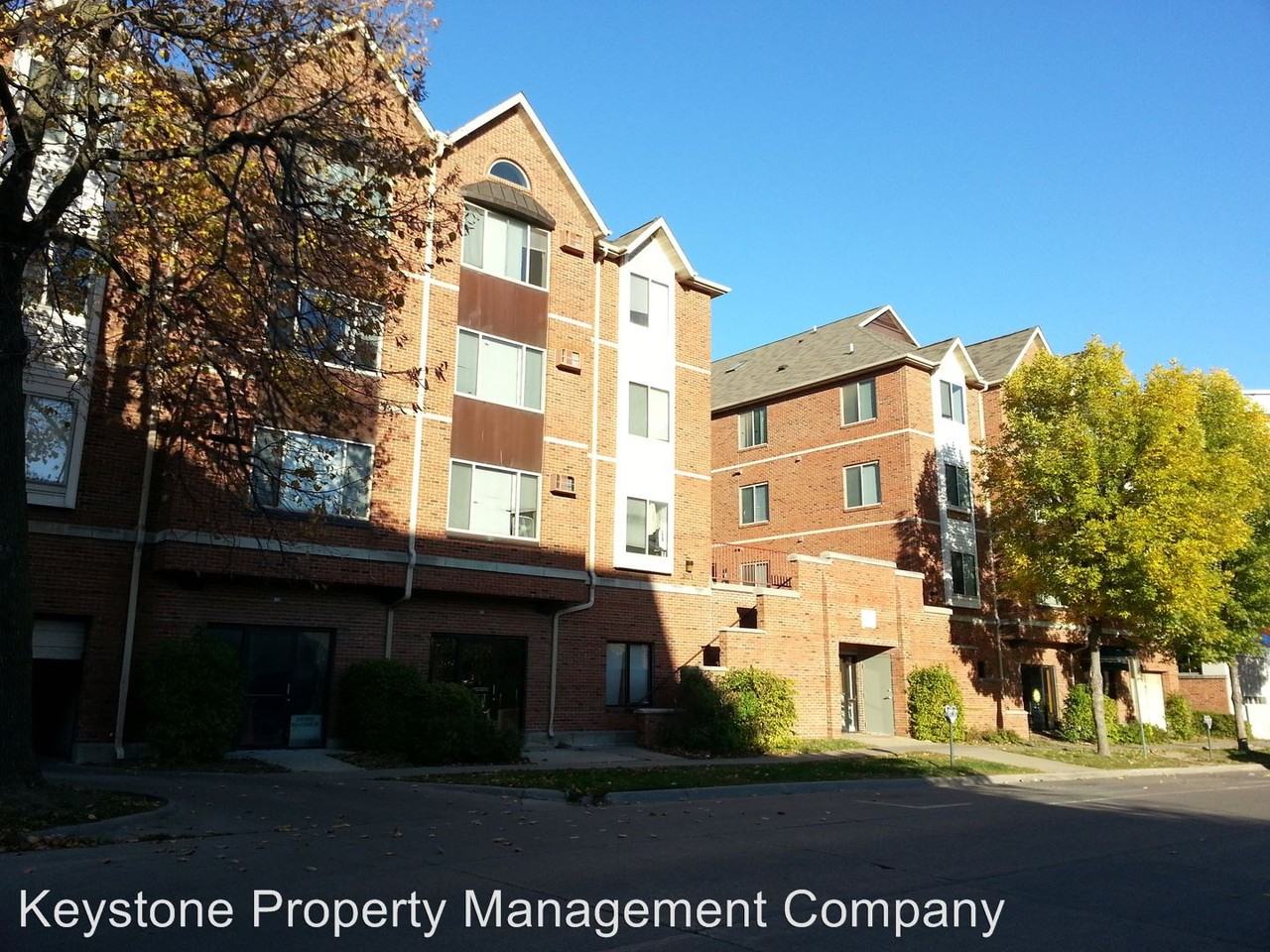 307/321 S. Linn Street - Photo 2 of 50