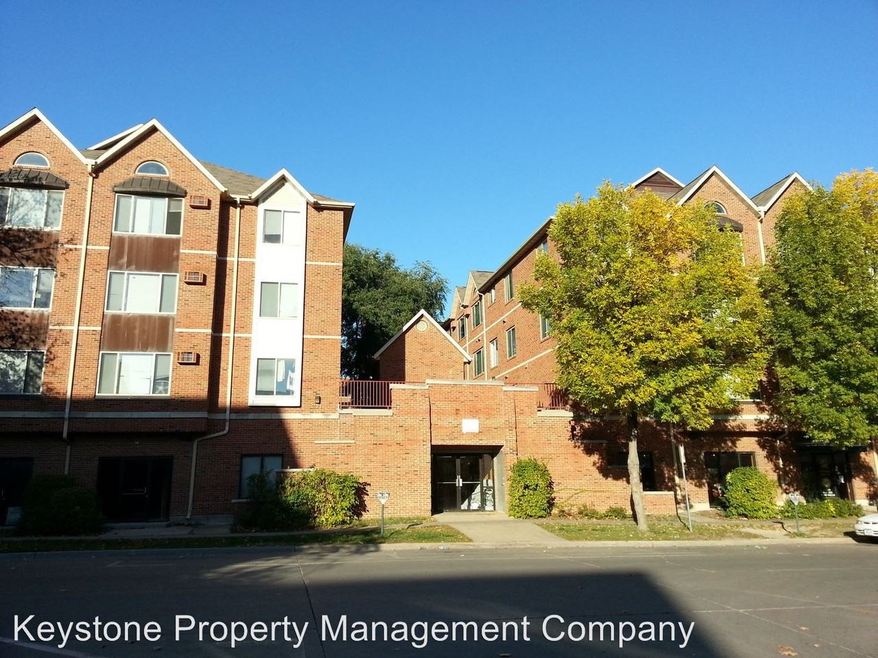 307/321 S. Linn Street - Photo 3 of 50