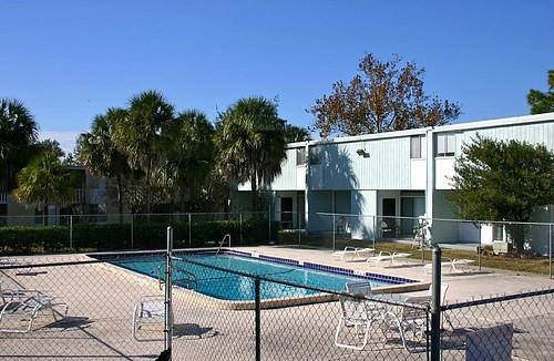 9801 Old Baymeadows road - Photo 2 of 6