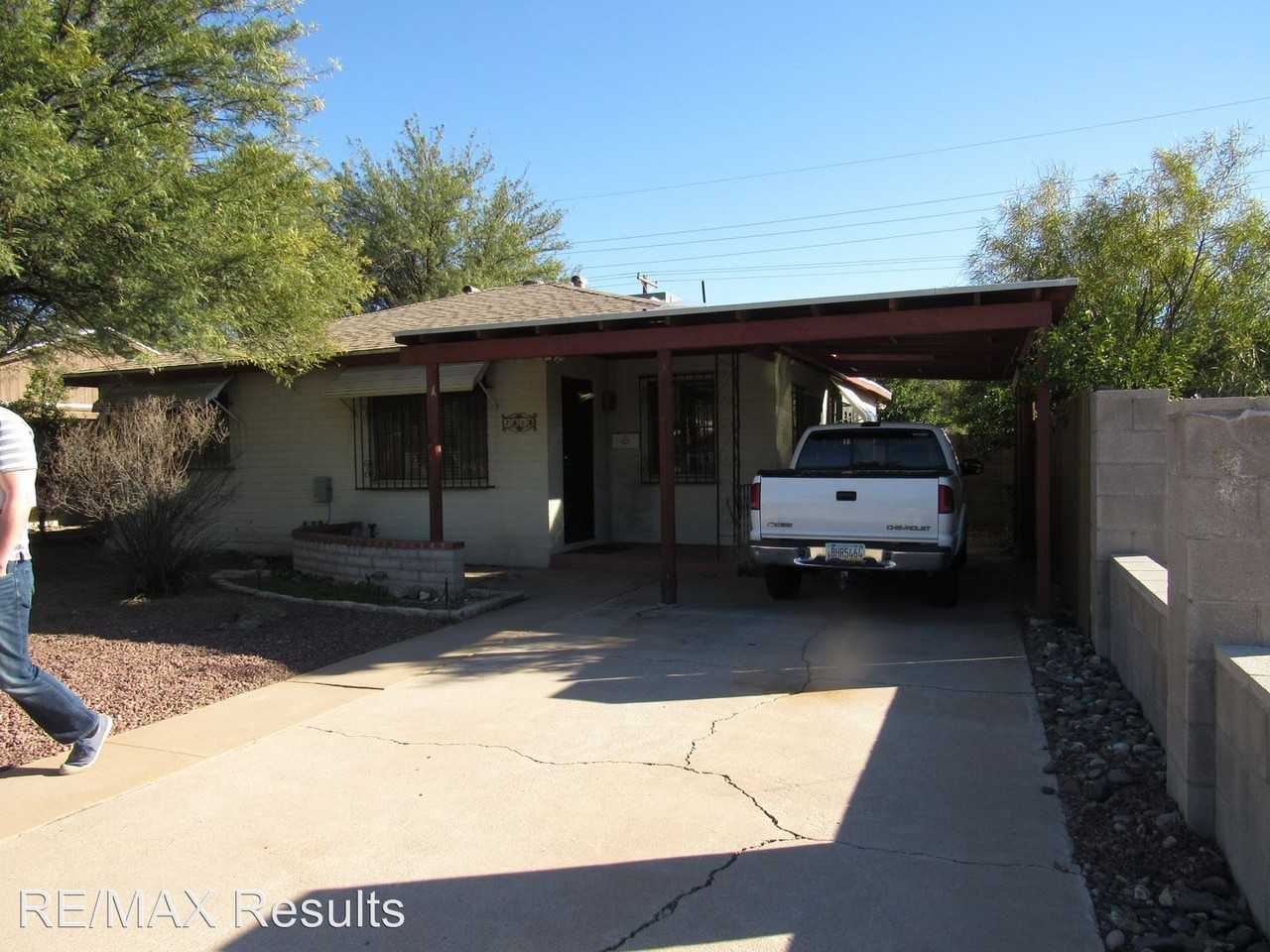 2808 E 19th St - Photo 2 of 32