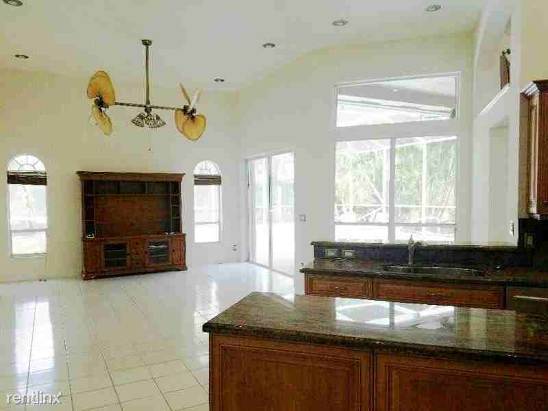 12427 Clearfalls Dr - Photo 2 of 17