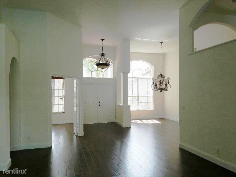 12427 Clearfalls Dr - Photo 3 of 17