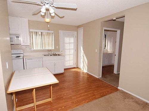 3131 Watkins Drive - Photo 2 of 18