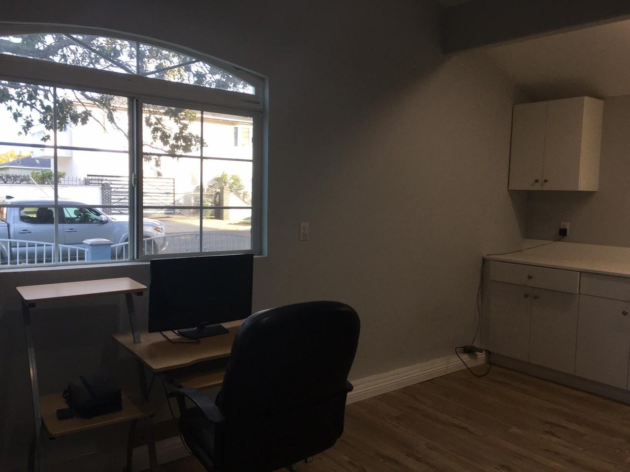 6235 Canby Ave - Photo 3 of 9