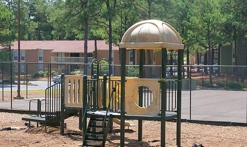 5001 Airways Blvd - Photo 2 of 14