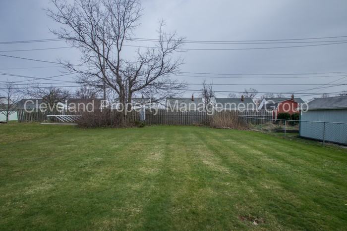 1703 Longwood Rd - Photo 3 of 29