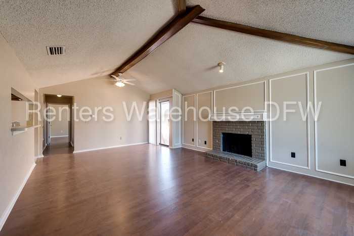 11821 Garden Terrace Dr - Photo 3 of 16