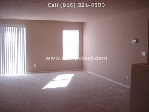 4395 Middlebury Way - Photo 2 of 12