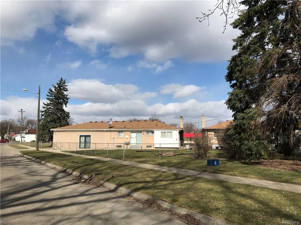 26253 Fordson Hwy - Photo 2 of 20