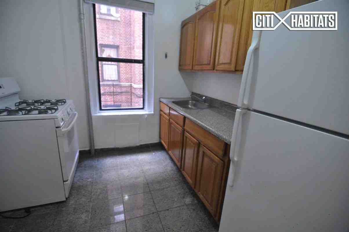 517-555 Isham St 20 - Photo 2 of 3