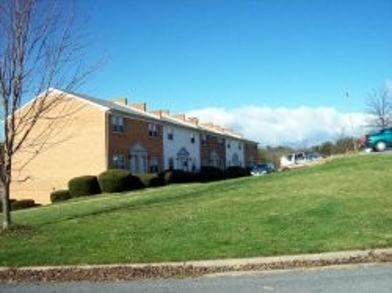 Parkhill Apartments For Rent 2410 Bare St Staunton Va