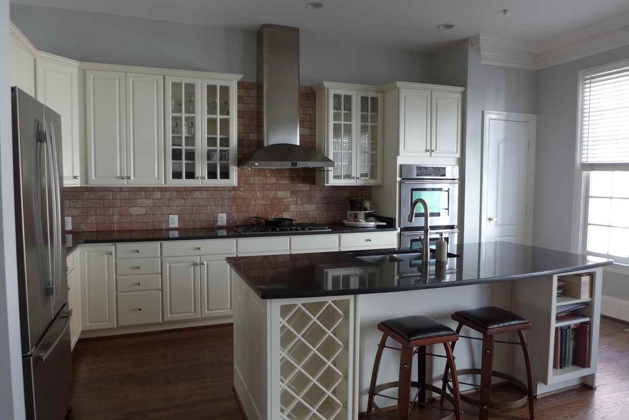 705 Miller Ln - Photo 3 of 24