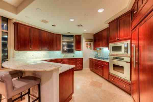 2211 E Camelback Rd - Photo 2 of 14