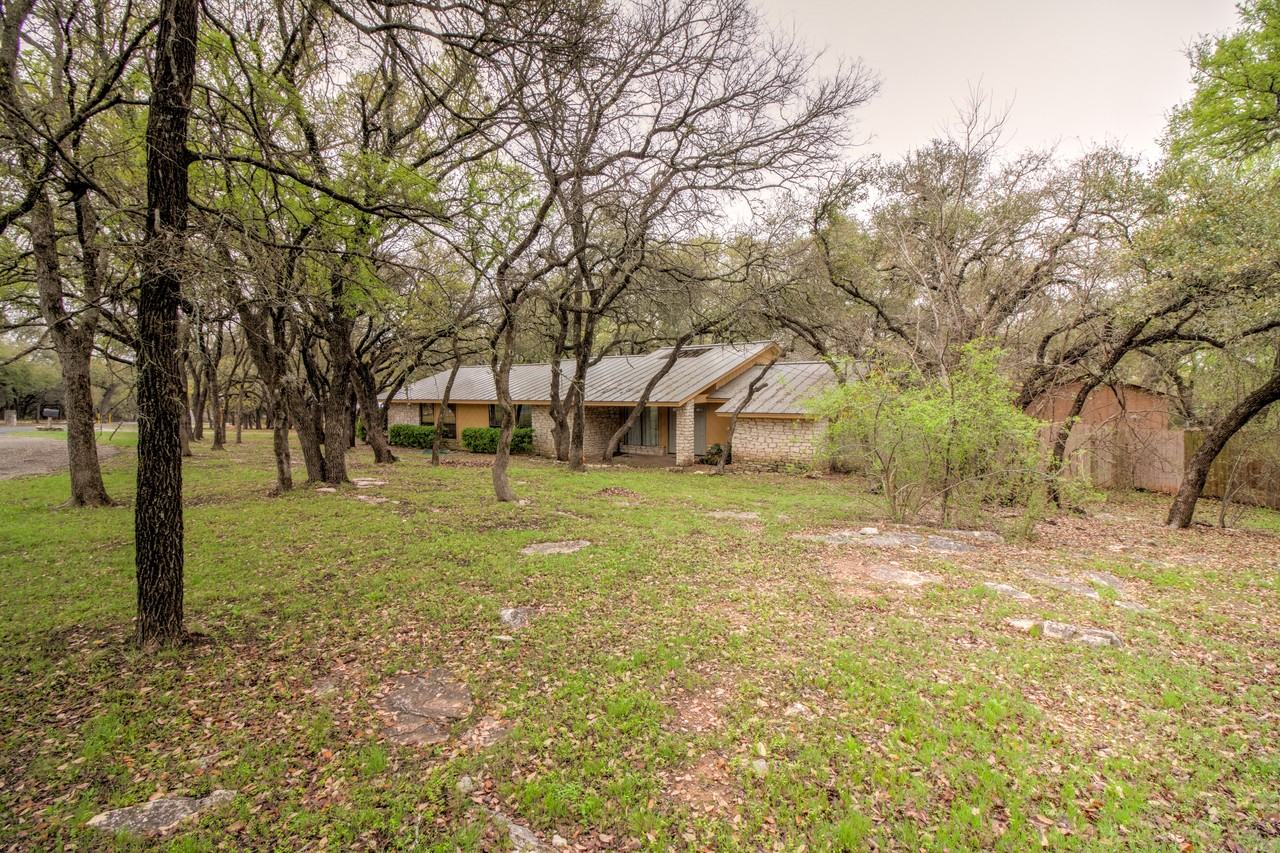 131 Casa Loma Cir - Photo 2 of 42