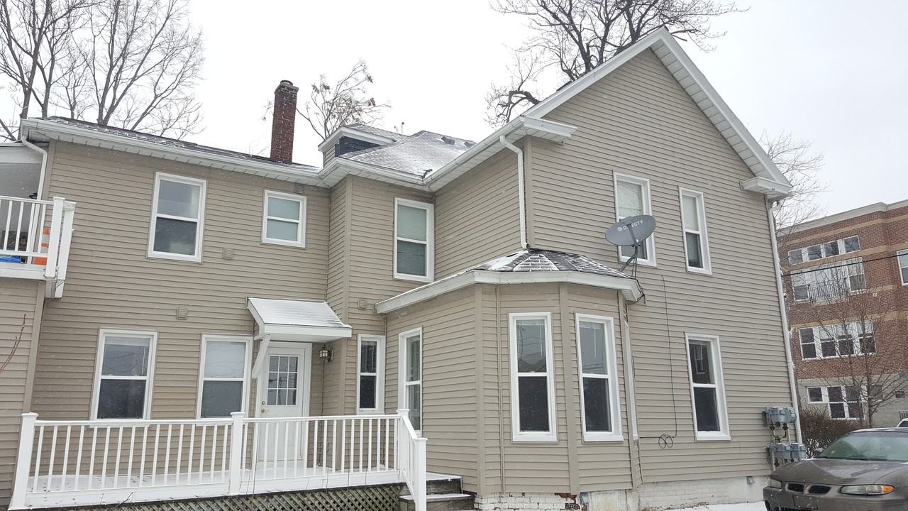 99 Clinton St - Photo 2 of 17