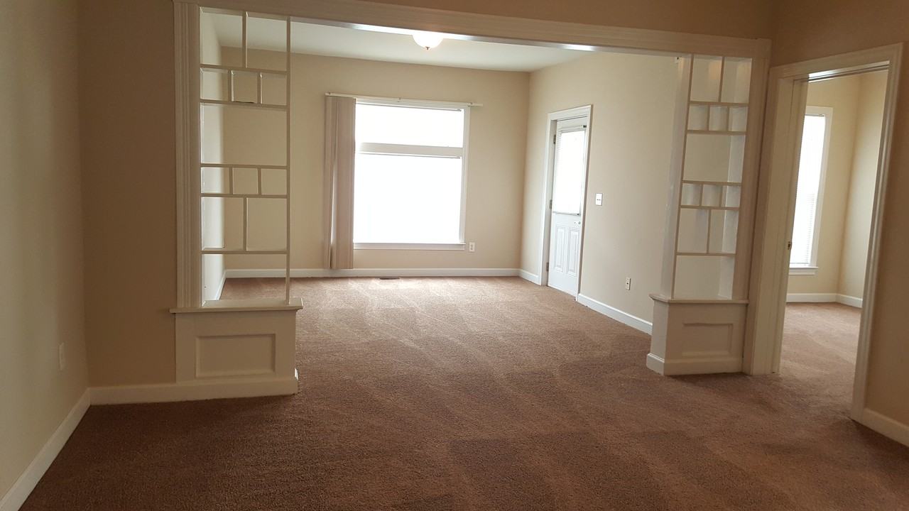 99 Clinton St - Photo 3 of 17