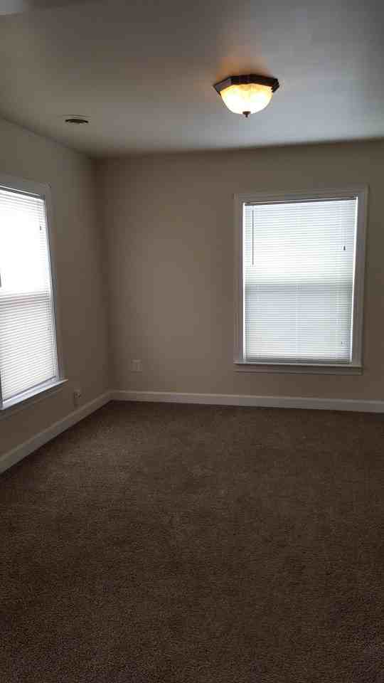 101 Clinton St - Photo 2 of 8