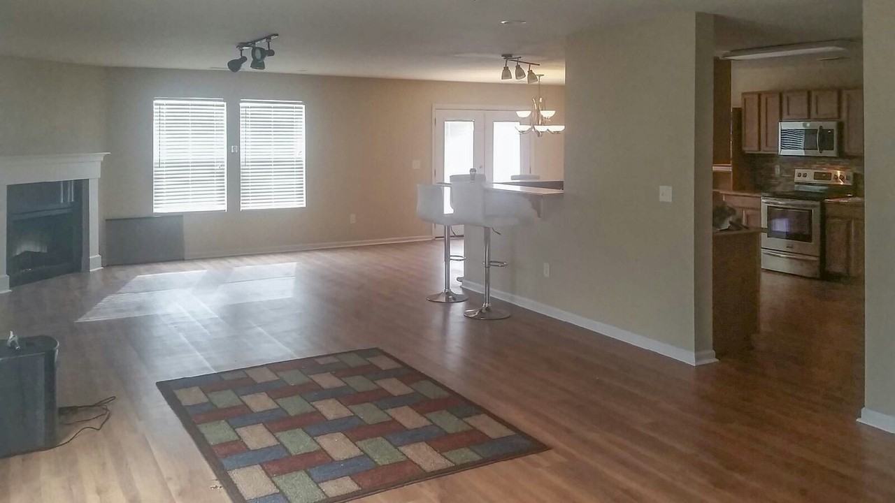 234 Dormont Dr NE - Photo 2 of 3
