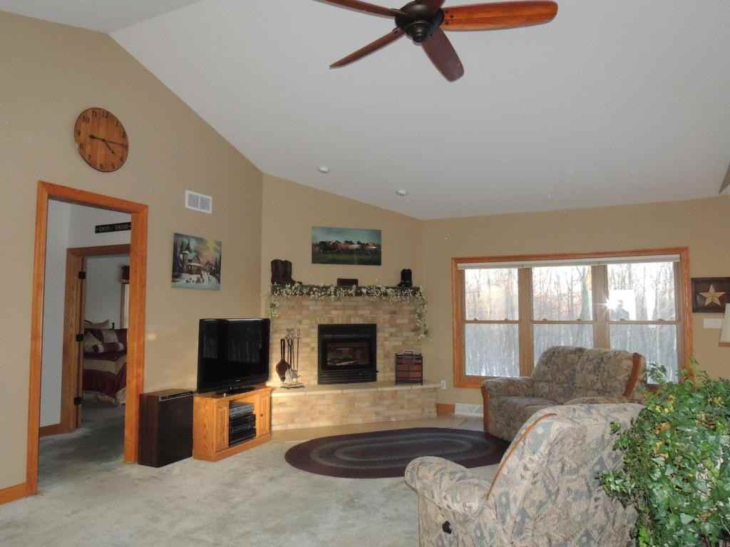 2666 Countryside Ln - Photo 3 of 17