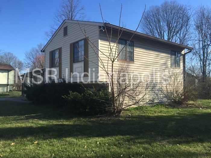 6523 Woodmere Cir - Photo 2 of 15