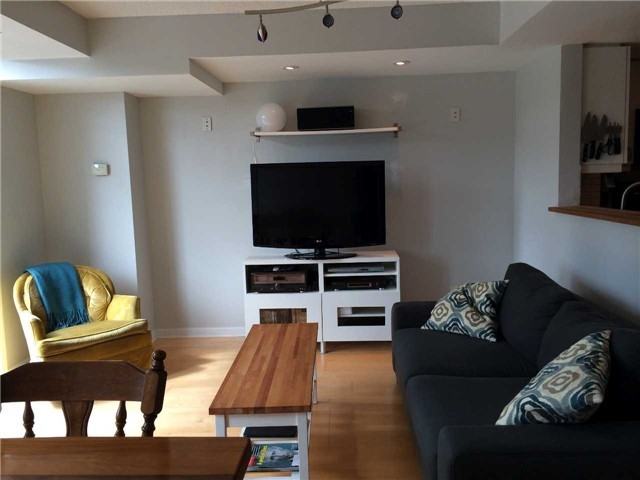 60 Douro Street - Photo 3 of 10