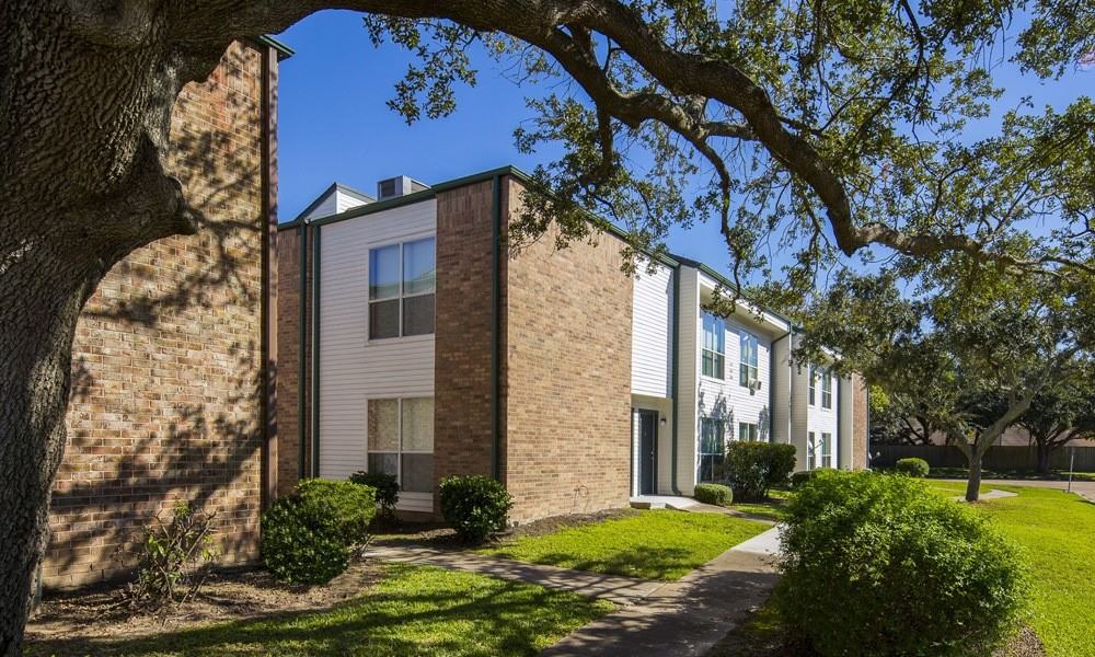 University Green Apartments for Rent 1620 Bay Area Blvd, Houston, TX