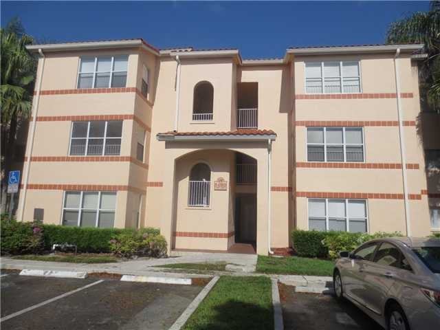 3480 Pinewalk Dr N #125