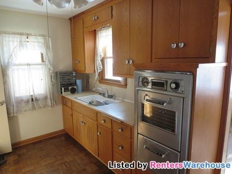 1994 Hawthorne Ave E - Photo 3 of 11